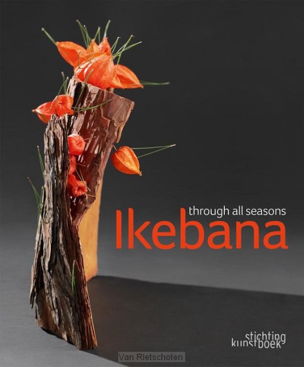 Ikebana through all seasons